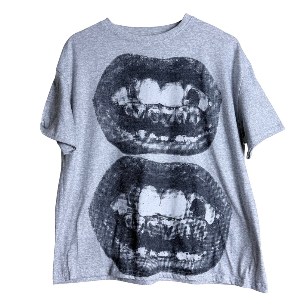 Y2K Punk Graphic T-Shirt Medium Gray Edgy Street Grunge Grillz Oversized